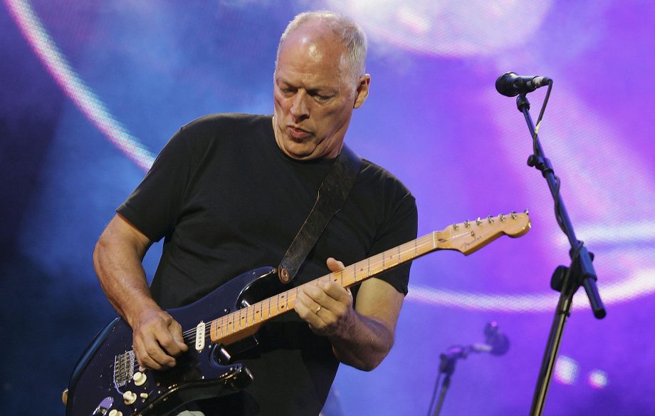david-gilmour-GettyImages-53188464-920×584